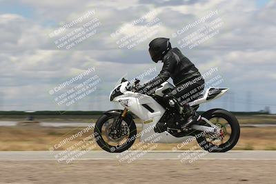 media/Apr-26-2024-TrackDaz (Fri) [[c4b677d280]]/C Group/140pm (Wheelie Bump)/